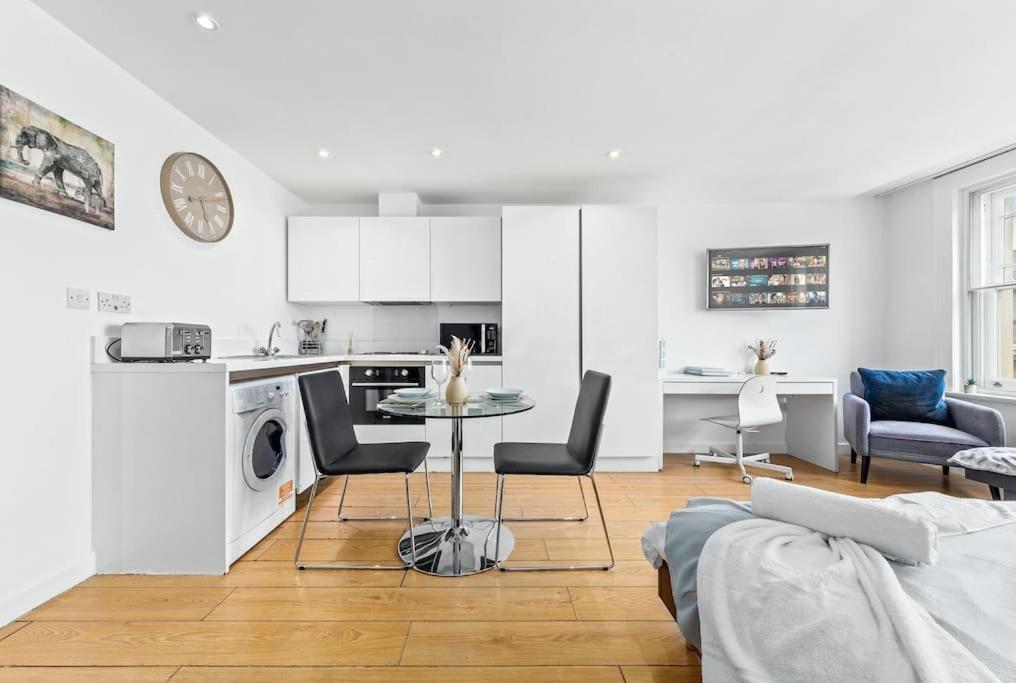 Spacious And Delightful Sleep 5 Piccadilly Vrc Лондон Екстериор снимка