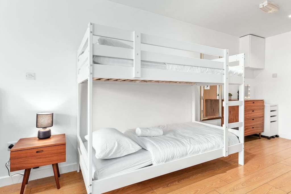Spacious And Delightful Sleep 5 Piccadilly Vrc Лондон Екстериор снимка