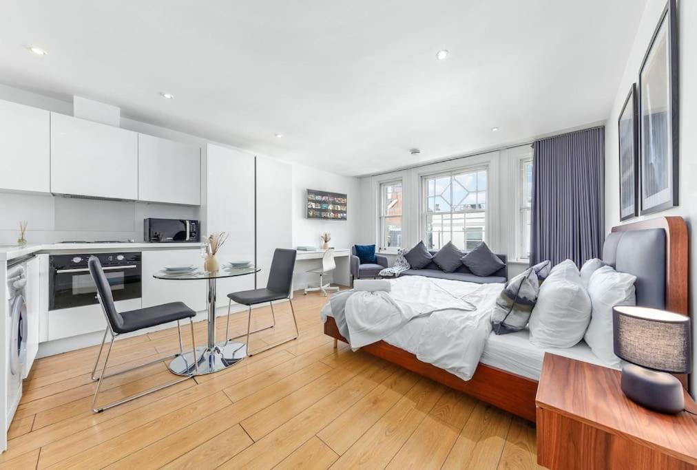 Spacious And Delightful Sleep 5 Piccadilly Vrc Лондон Екстериор снимка